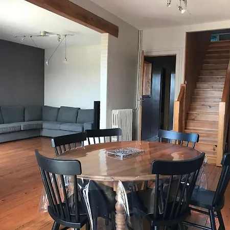 - Duplex Familial Tres Spacieux *